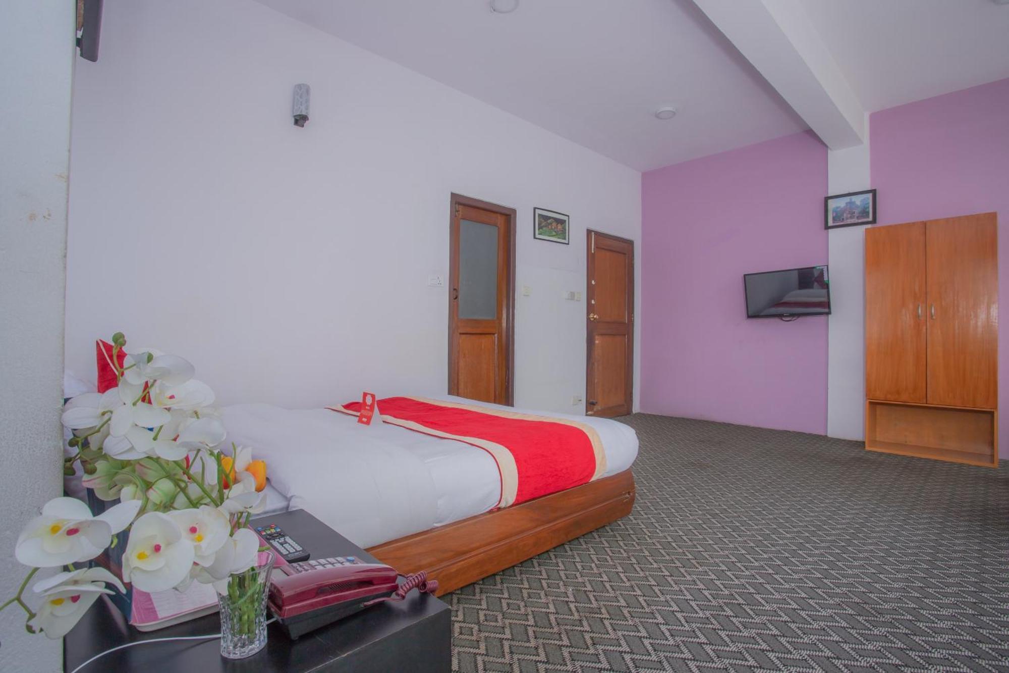 Oyo 135 Lost Garden Apartment And Guest House Katmandu Zewnętrze zdjęcie